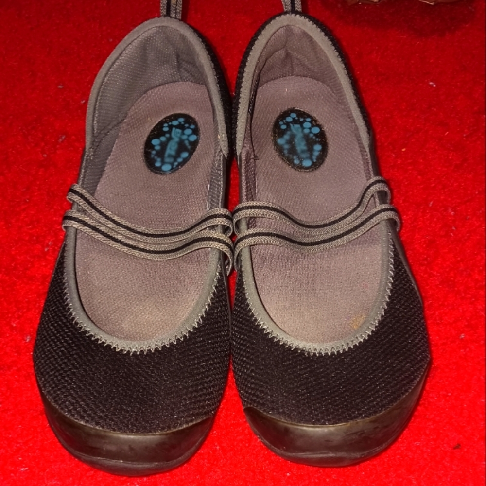 Teva Mary Jane size 8
